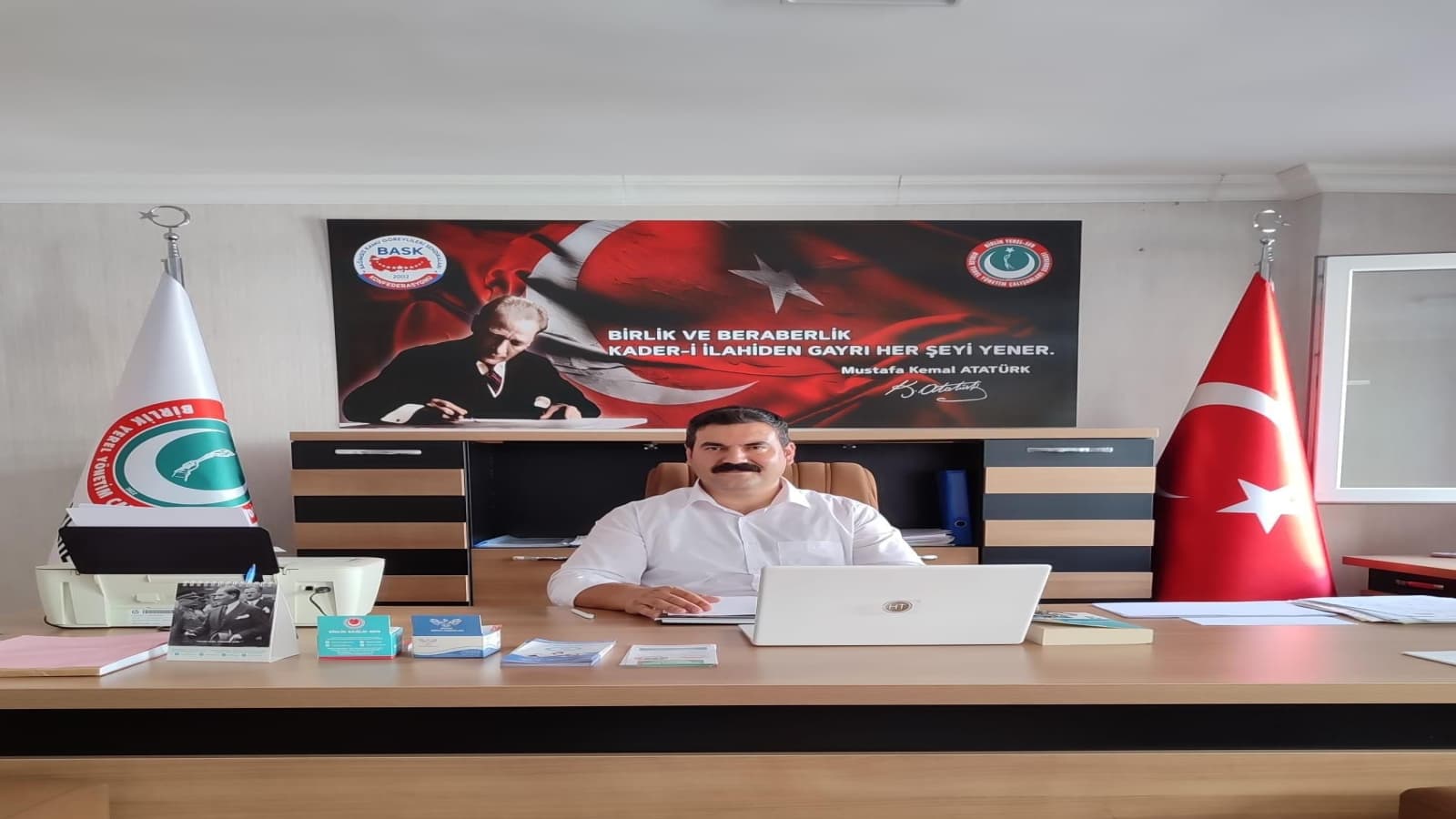 BOZAT:"Liyakat Rafta, Vekalet Koltukta!"
